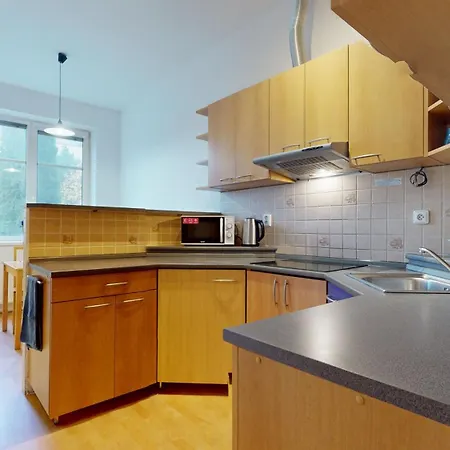 Topolova 912b Apartman *